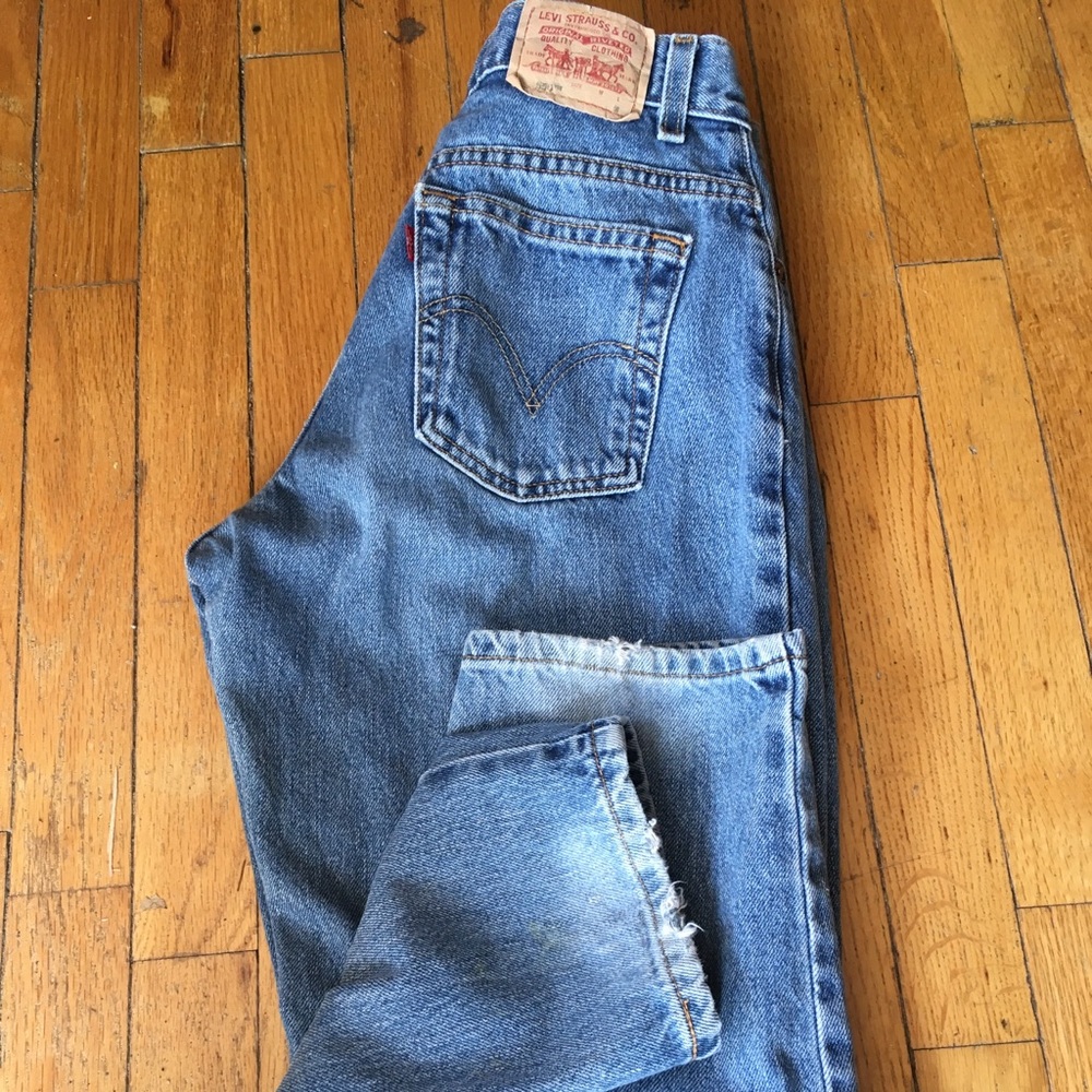 Levi’s medium wash mom jeans